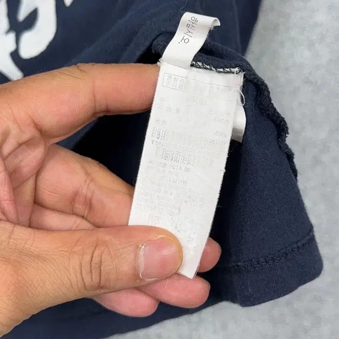 써스데이아일랜드 빈티지 프린팅 네이비 긴팔 티 S 상품이미지5