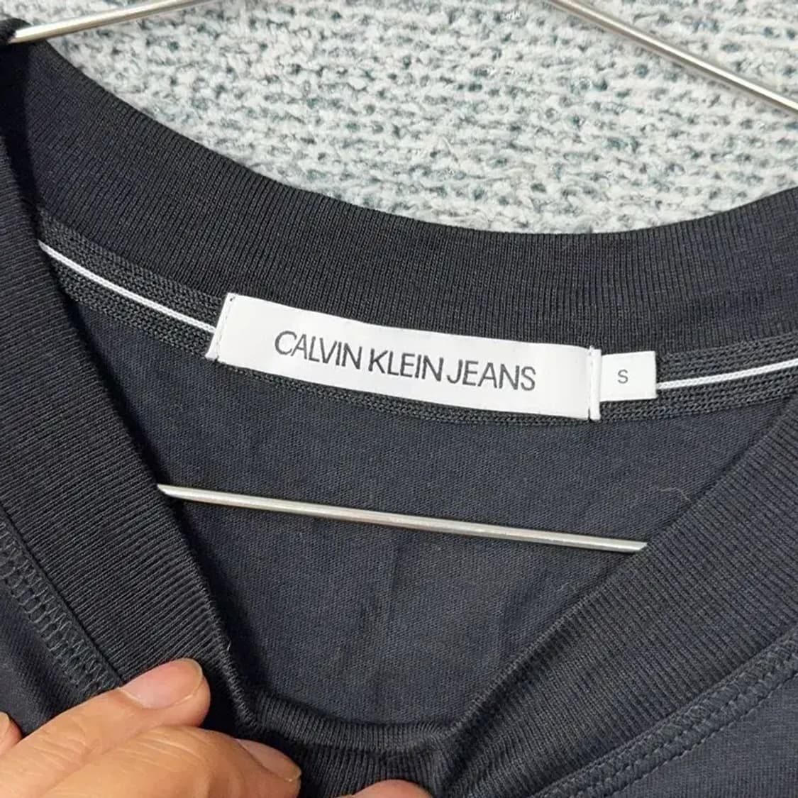 캘빈클라인 센터 로고 여성 블랙 반팔 티 S 상품이미지5