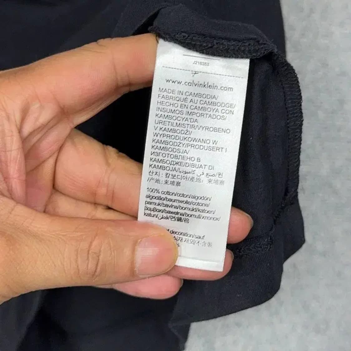 캘빈클라인 센터 로고 여성 블랙 반팔 티 S 상품이미지6