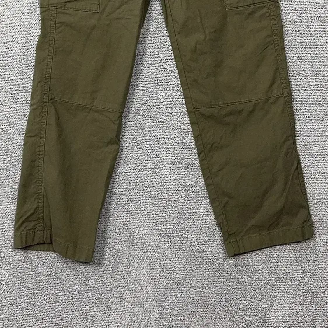 유니클로 카키 카고 팬츠 S 상품이미지4