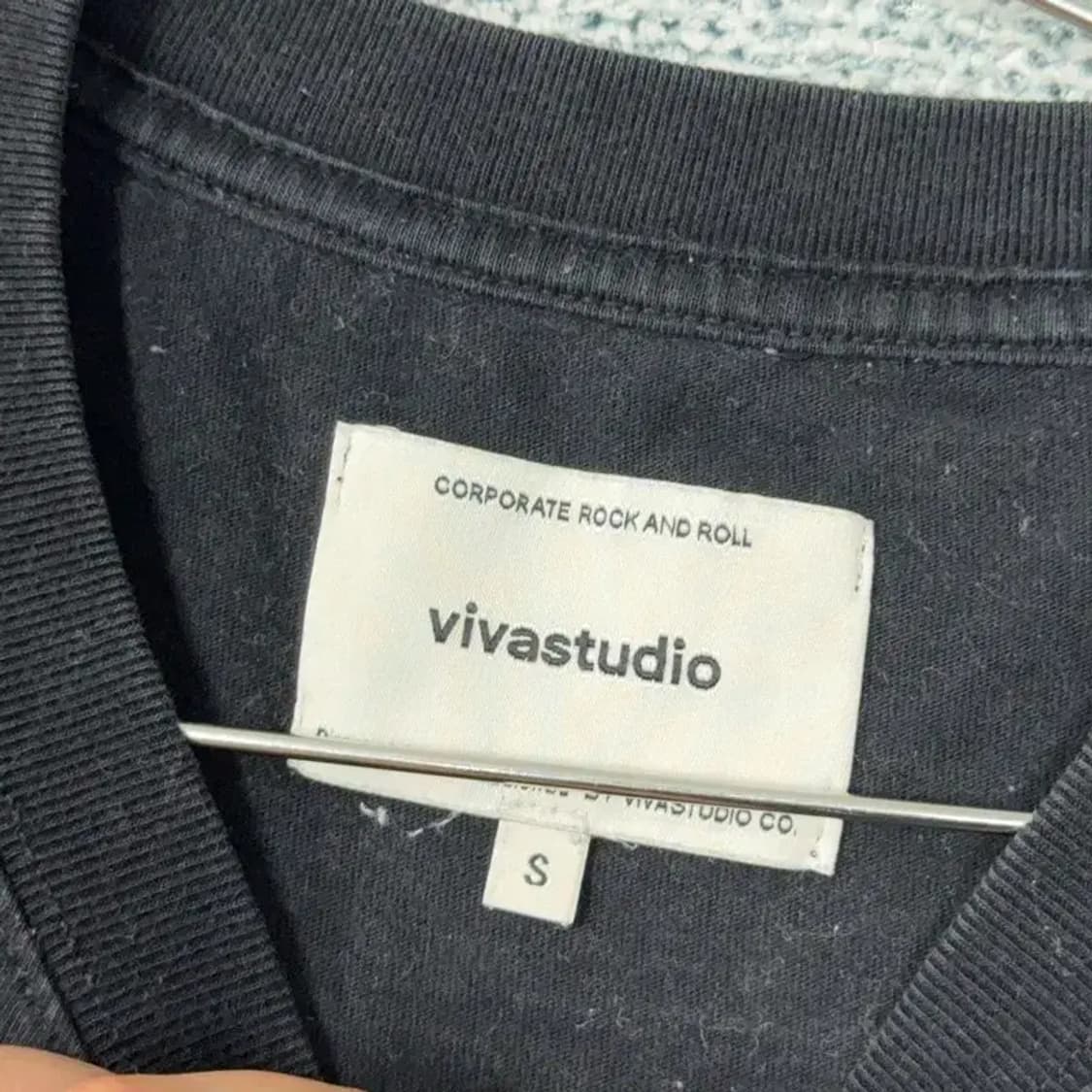 비바스튜디오 블랙 반팔 티 S 상품이미지3