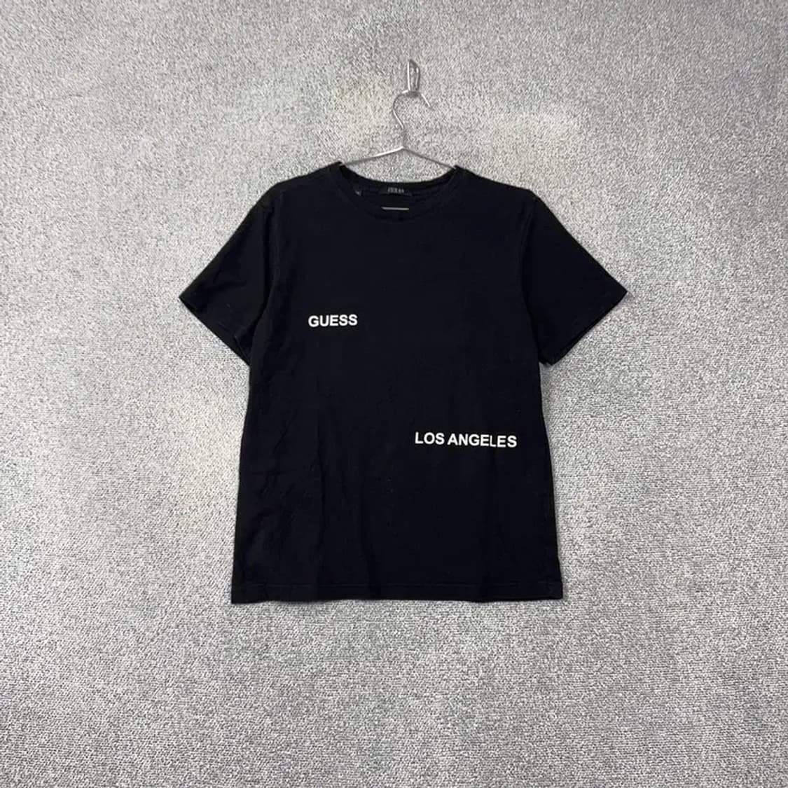 게스 블랙 스펠 로고 반팔 티 L 상품이미지1