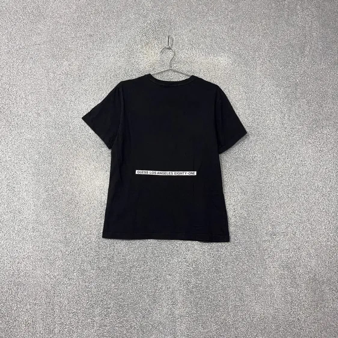 게스 블랙 스펠 로고 반팔 티 L 상품이미지2