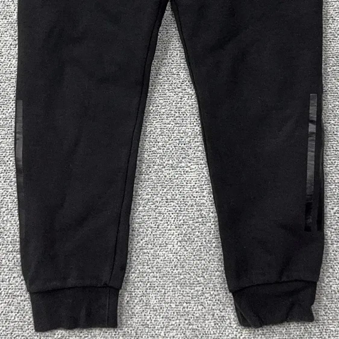 아디다스 블랙 로고 조거팬츠 M 상품이미지4