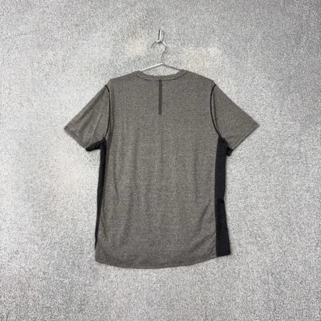 뉴발란스 그레이 운동 기능성 반팔 티 L 상품이미지2