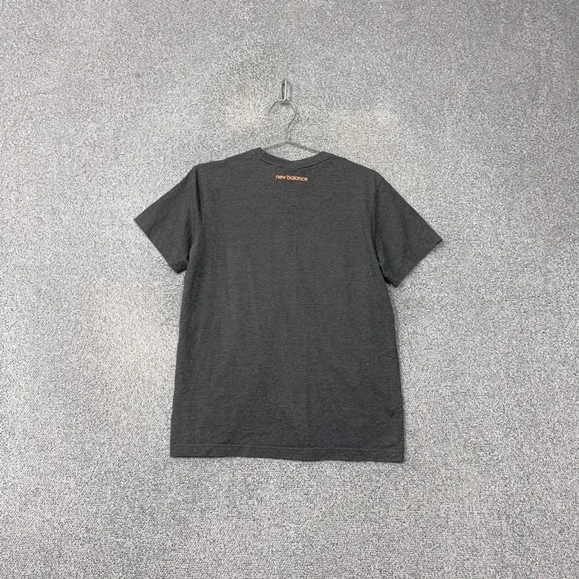 뉴발란스 그레이 로고 운동 기능성 반팔 티 95(M) 상품이미지2