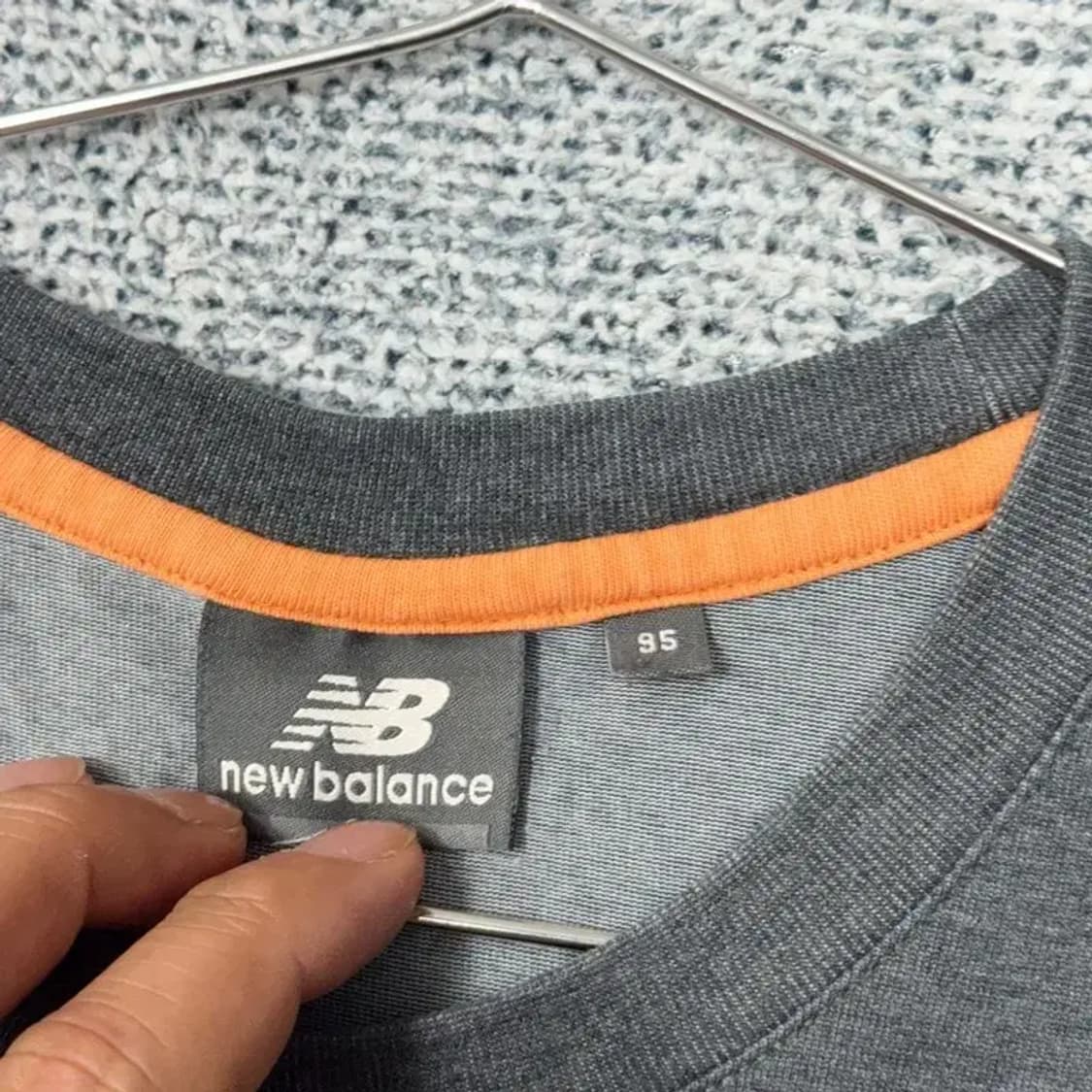 뉴발란스 그레이 로고 운동 기능성 반팔 티 95(M) 상품이미지3