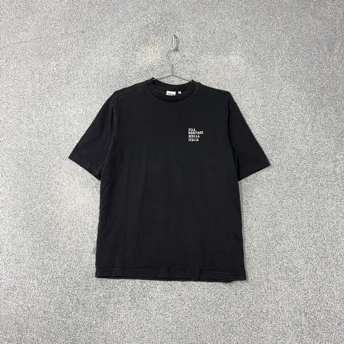 휠라 블랙 로고 반팔 티 90(S) 상품이미지1