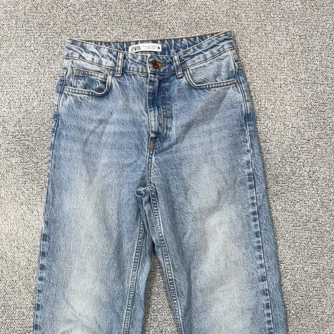 자라 연청 워싱 하이웨스트 청바지 24 상품이미지3