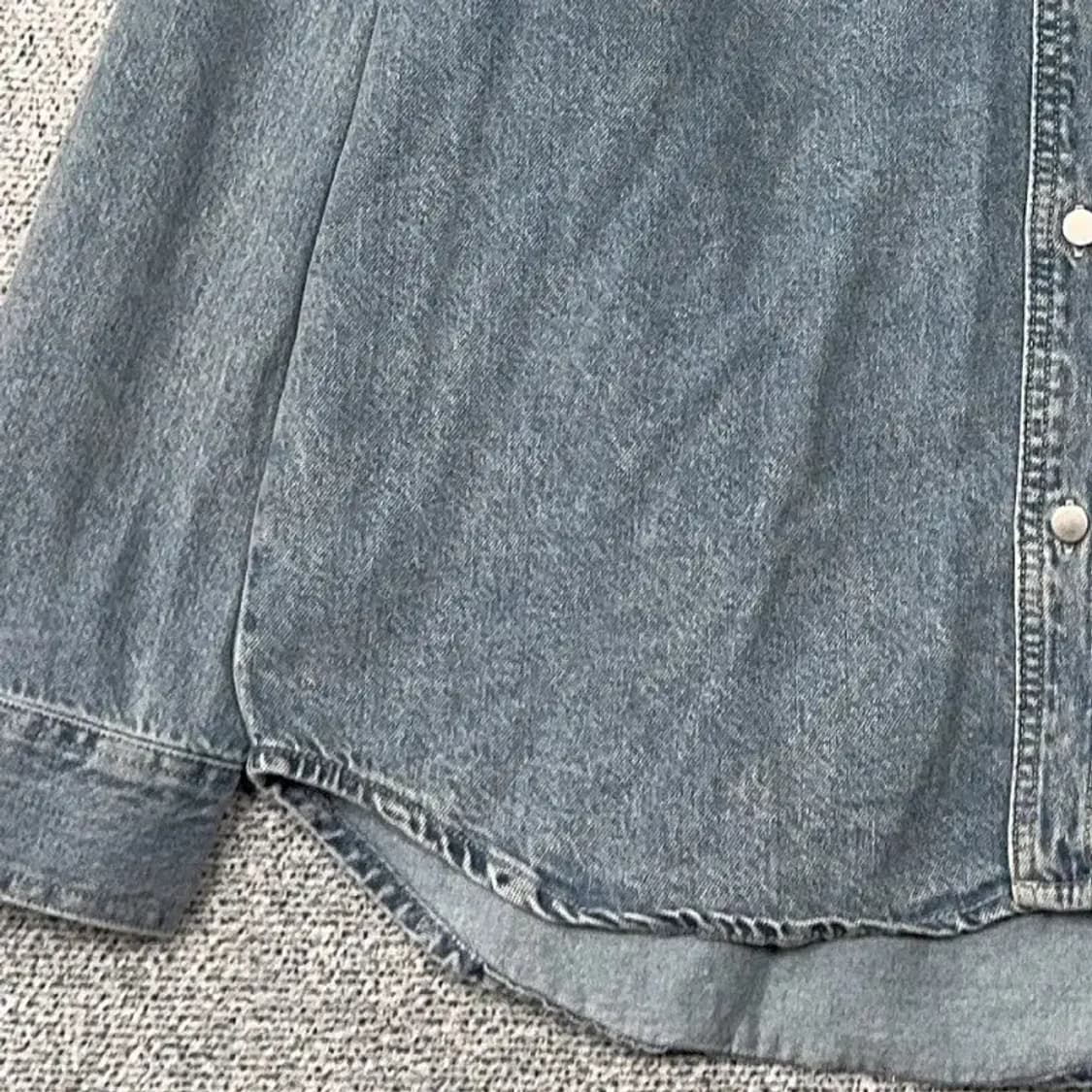 에잇세컨즈 남성 워싱 데님 셔츠 L 상품이미지3