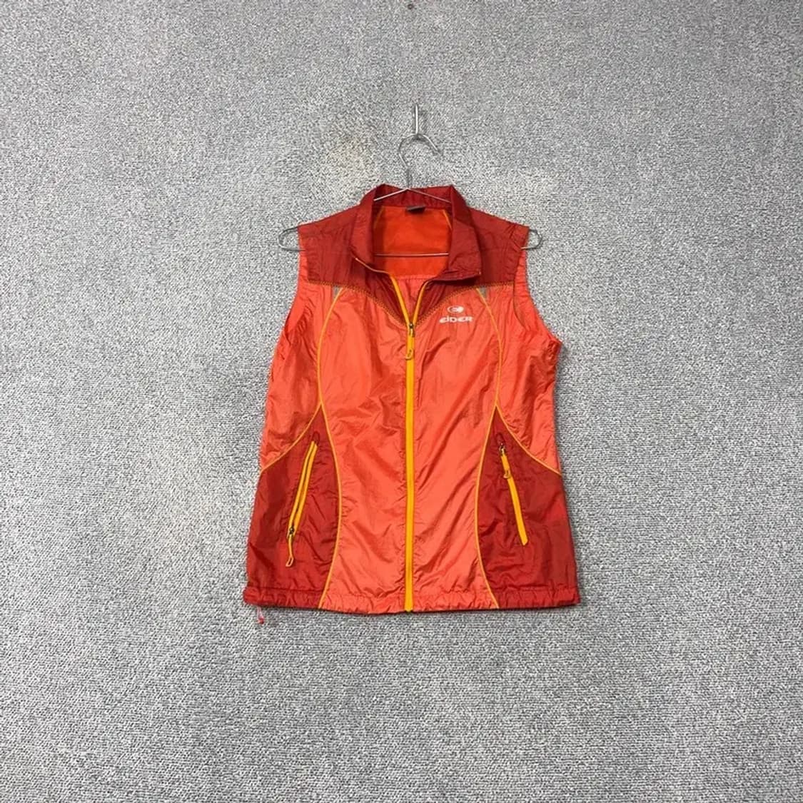아이더 로고 여성 조끼 바람막이 M 상품이미지1