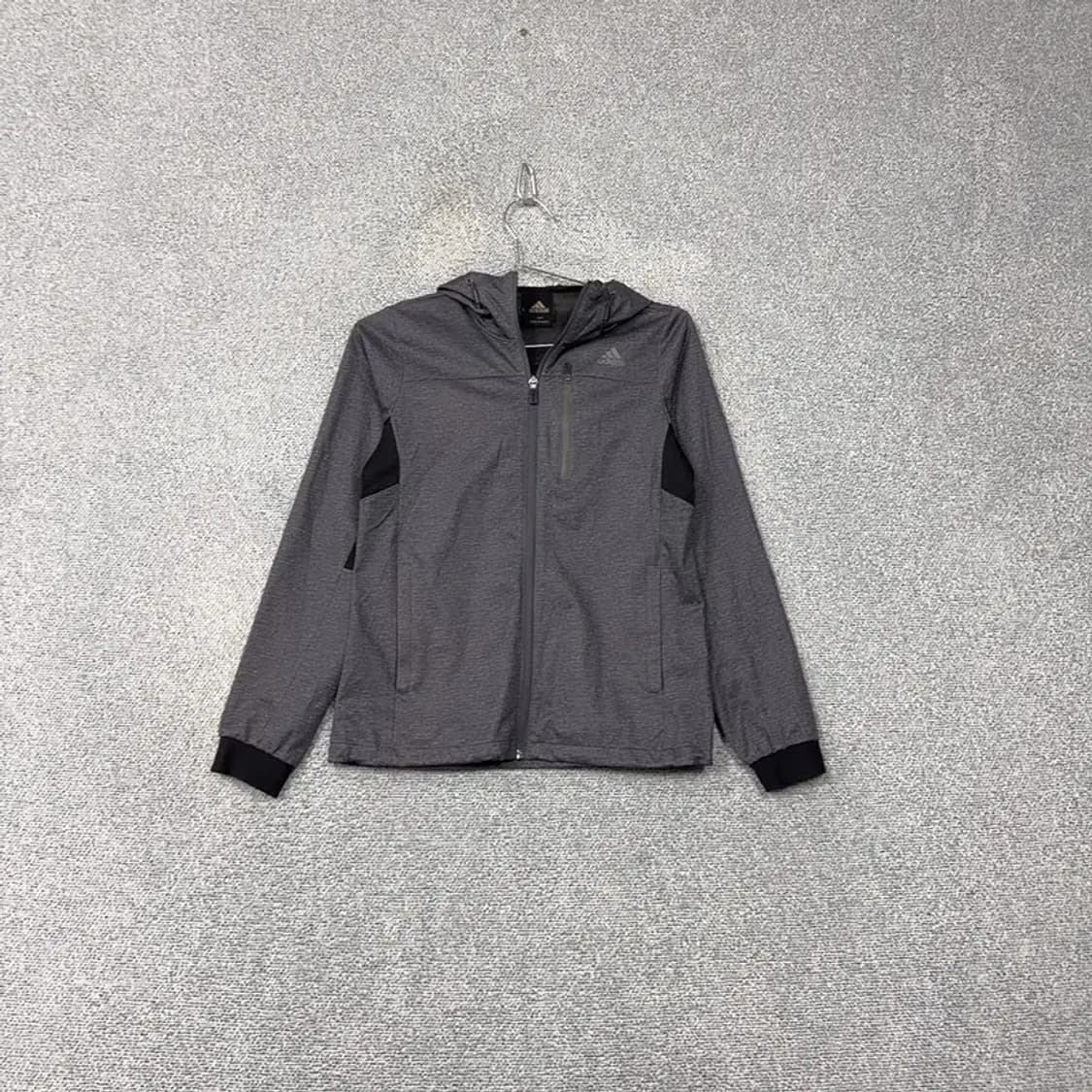 아디다스 그레이 로고 기능성 바람막이 상품이미지1
