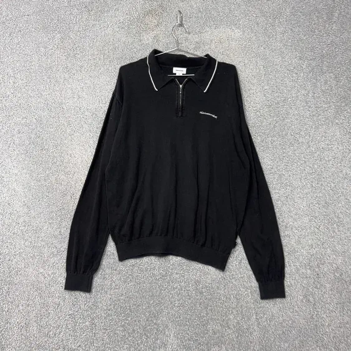 디스이즈네버댓 로고 블랙 카라 반집업 니트 M 상품이미지1