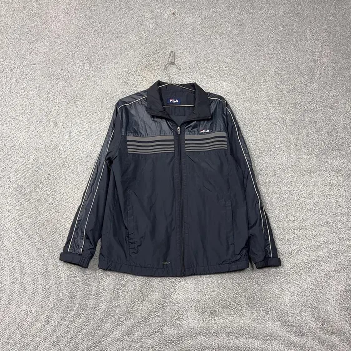 휠라 네이비 로고 바람막이 100 상품이미지1