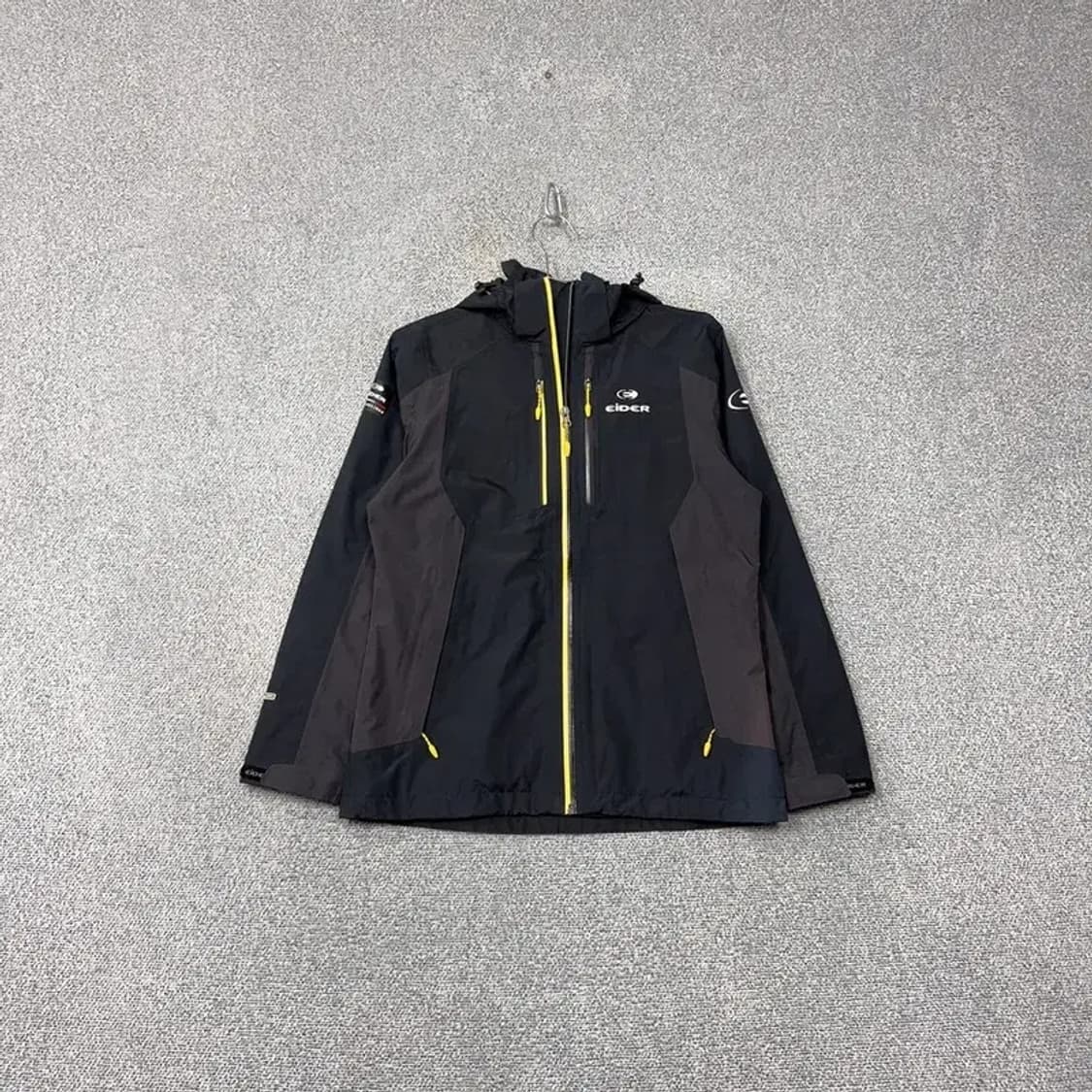 아이더 블랙 로고 기능성 바람막이 L 상품이미지1