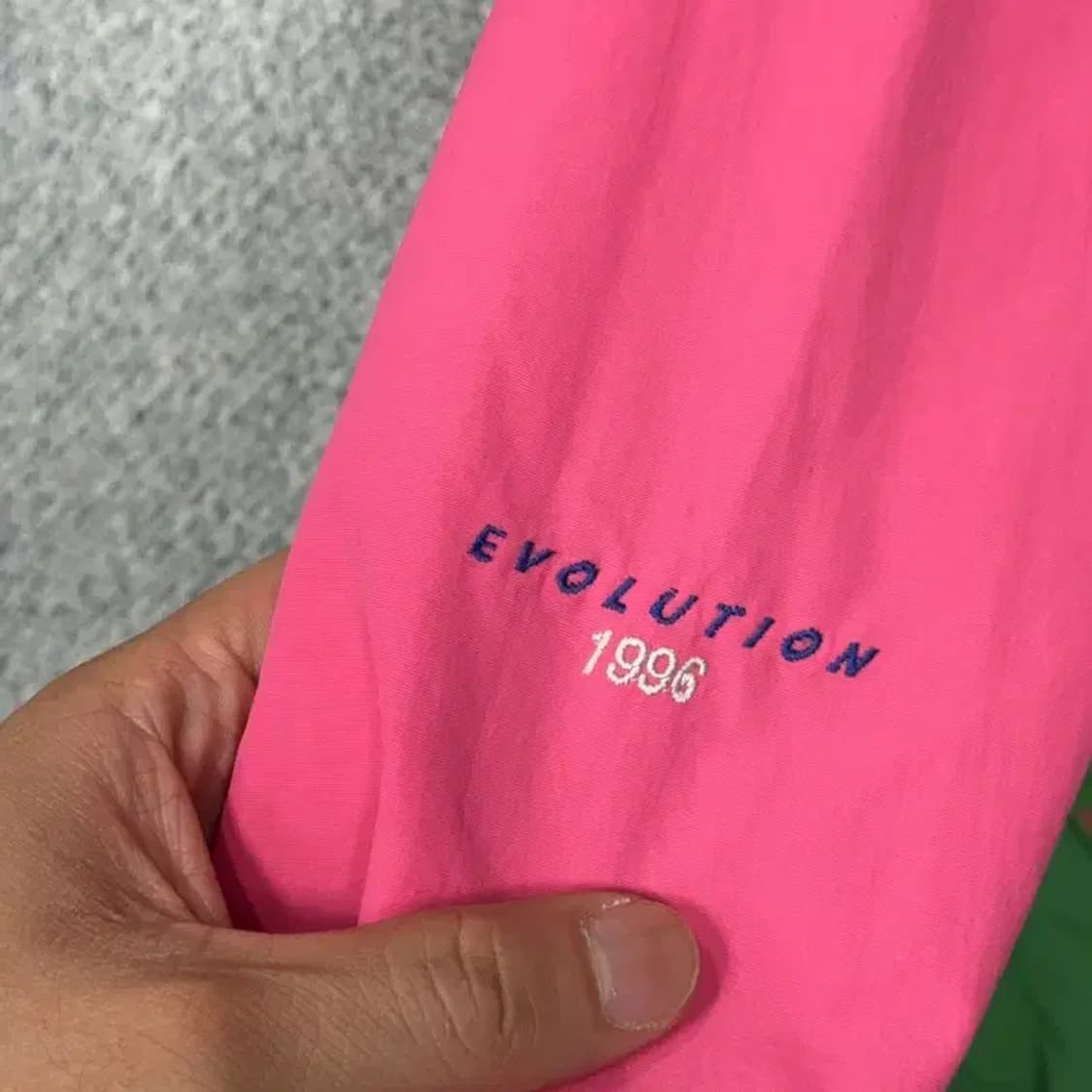 네파 여성 핑크 등산 바람막이 95 상품이미지5