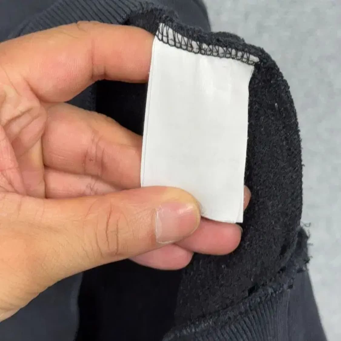 휠라 로고 캐주얼 남성 블랙 맨투맨 100 상품이미지4