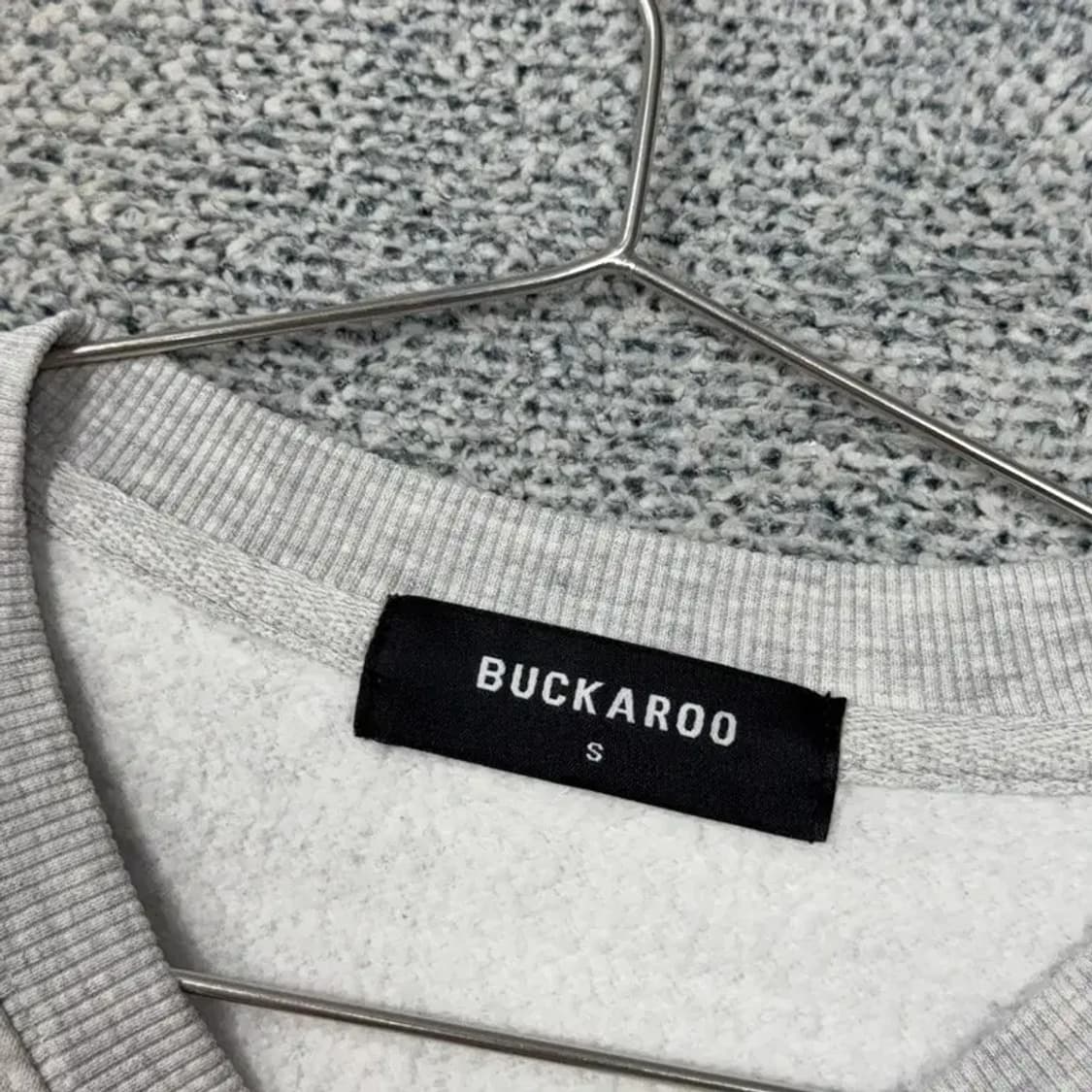 버커루 심플 로고 라이트 그레이 맨투맨 S 상품이미지3