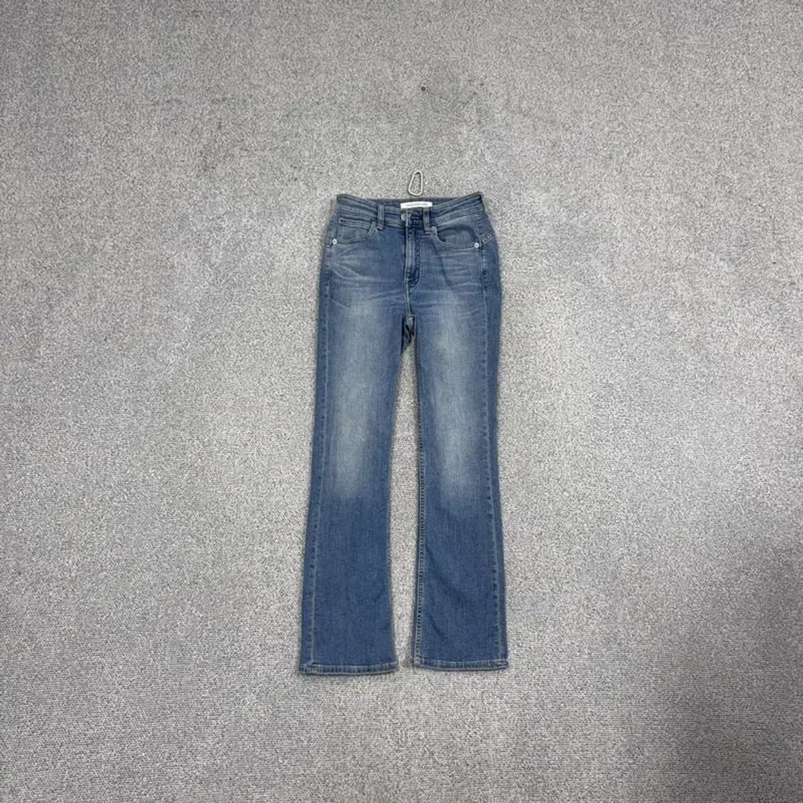 캘빈클라인 블루 워싱 캐주얼 연청 부츠컷 청바지 W24 상품이미지1