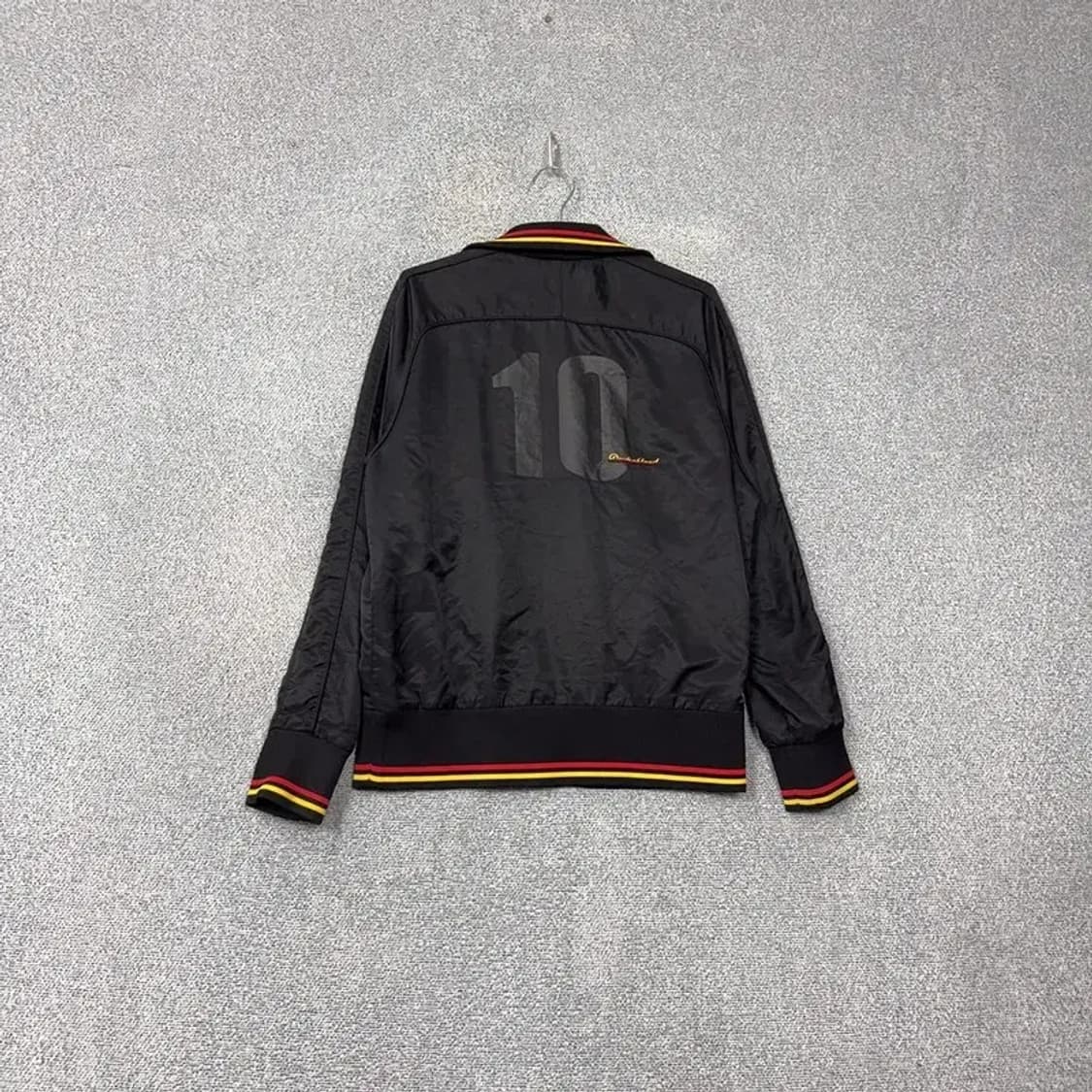 푸마 블랙 유광 퀄팅 트랙탑 집업 저지 L 상품이미지2