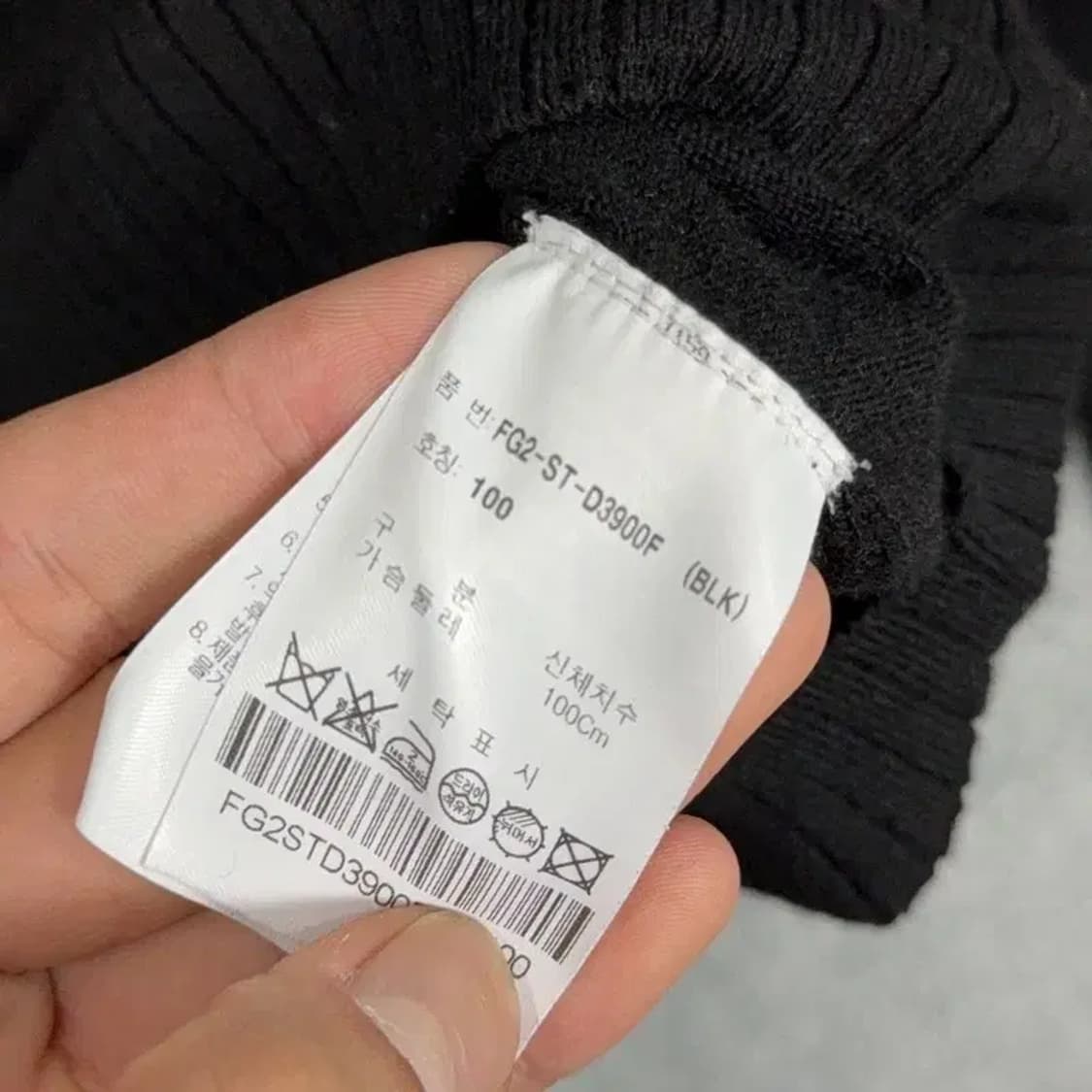 휠라 골프 블랙 카라 니트 100 상품이미지4