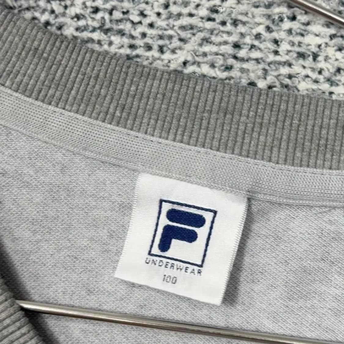 휠라 라이트 그레이 캐주얼 로고 맨투맨 100 상품이미지3