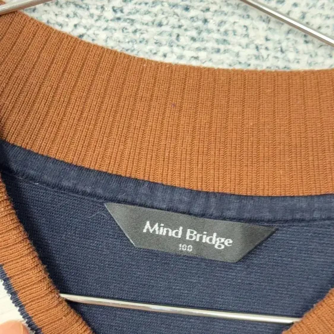 마인드브릿지 네이비 캐주얼 브이넥 맨투맨 100 상품이미지3