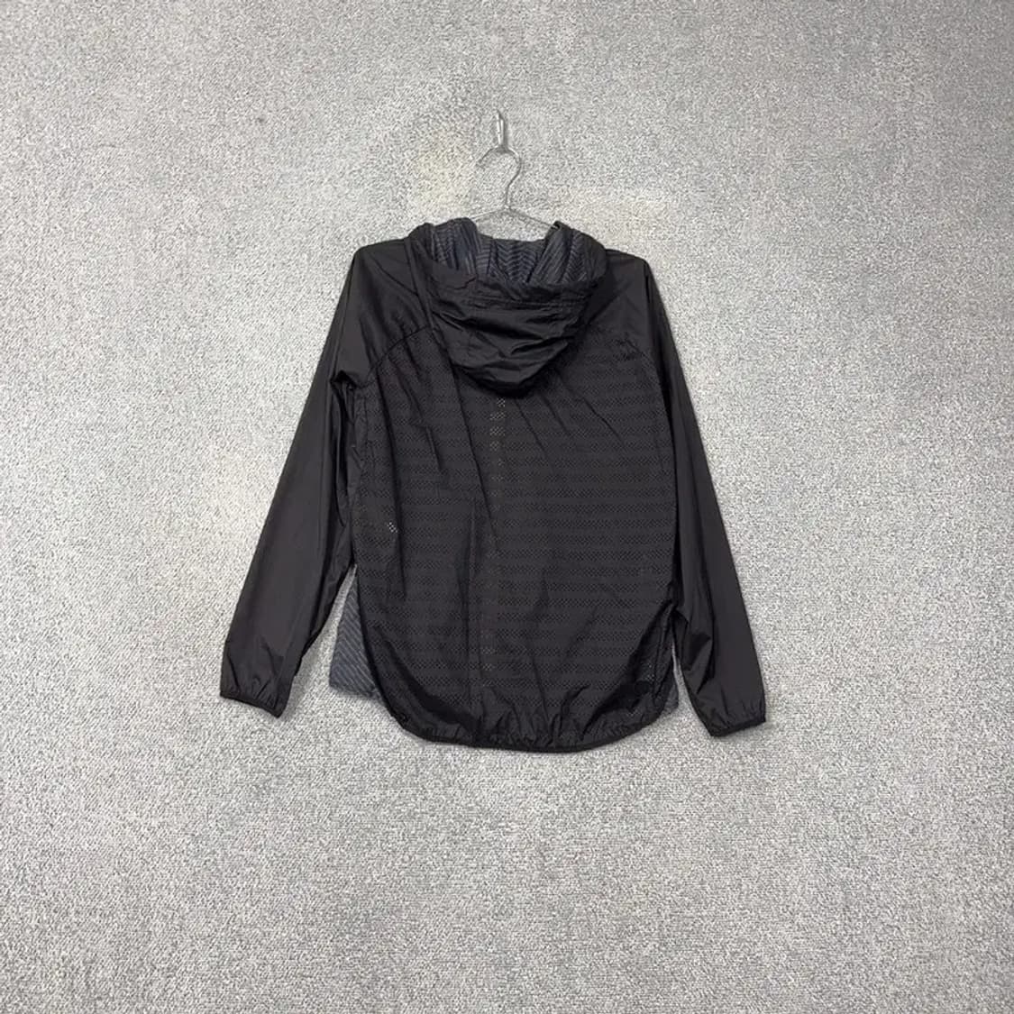 요넥스 블랙 운동 기능성 후드 바람막이 95 상품이미지2