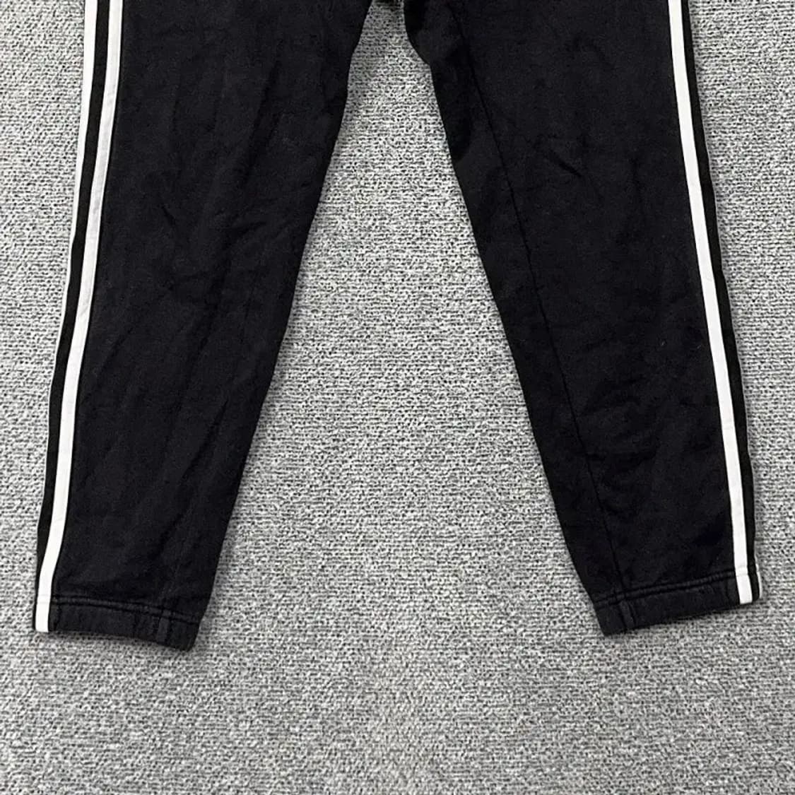 아디다스 블랙 스펠 로고 삼선 조거팬츠 L 상품이미지4