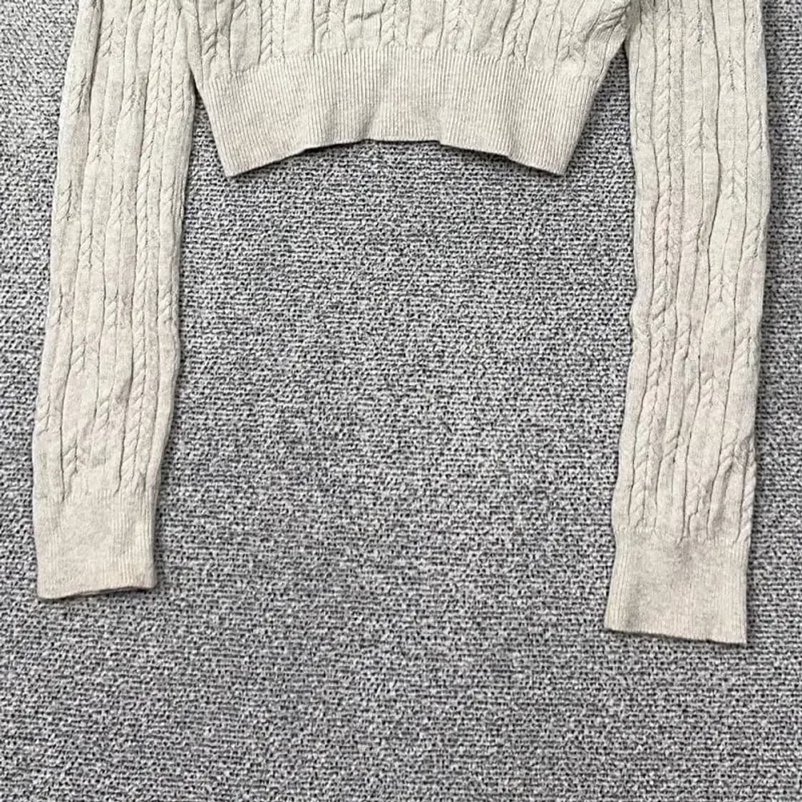 키르시 로고 꽈배기 크롭 니트 1 상품이미지4