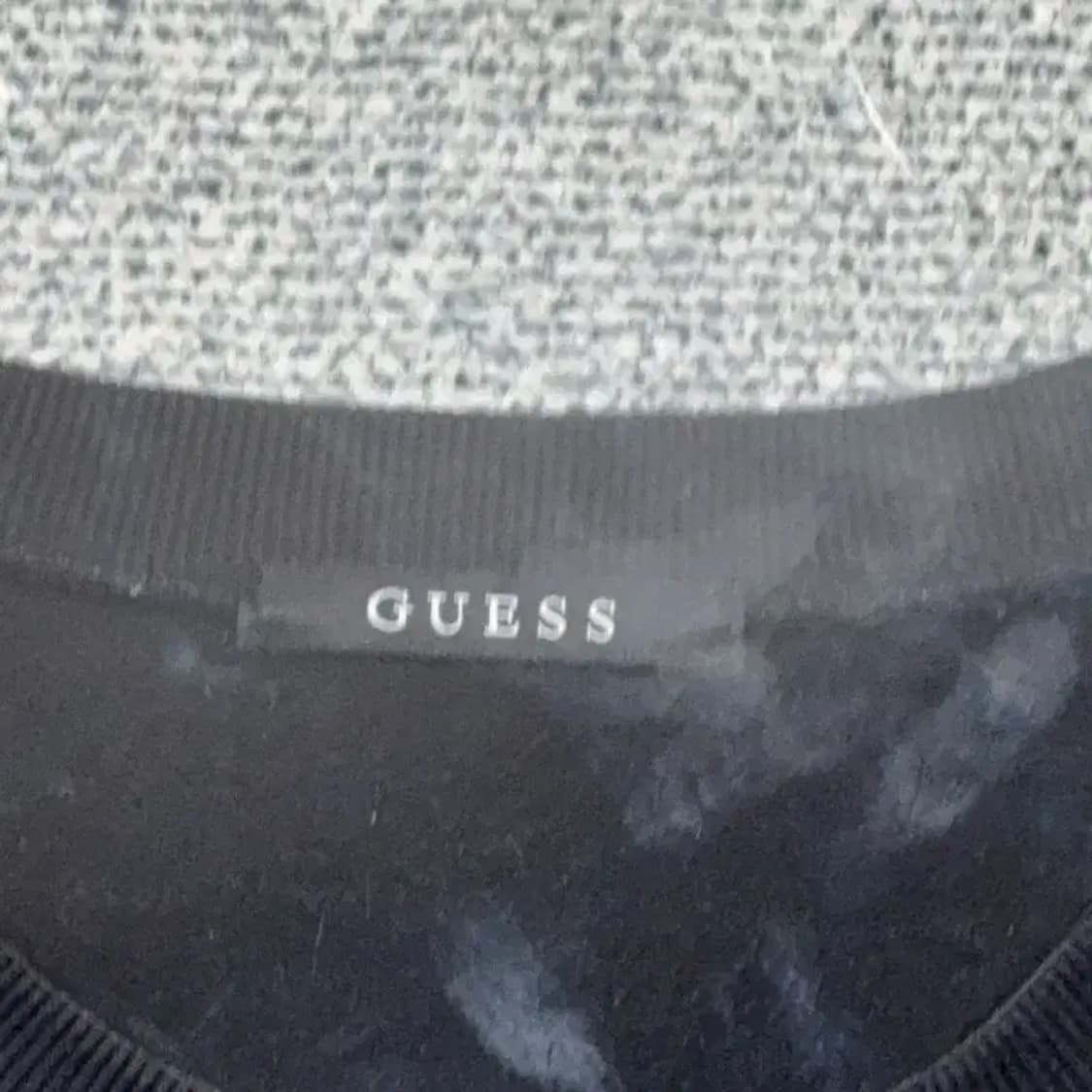 게스 블랙 스펠 로고 맨투맨 XL 상품이미지3