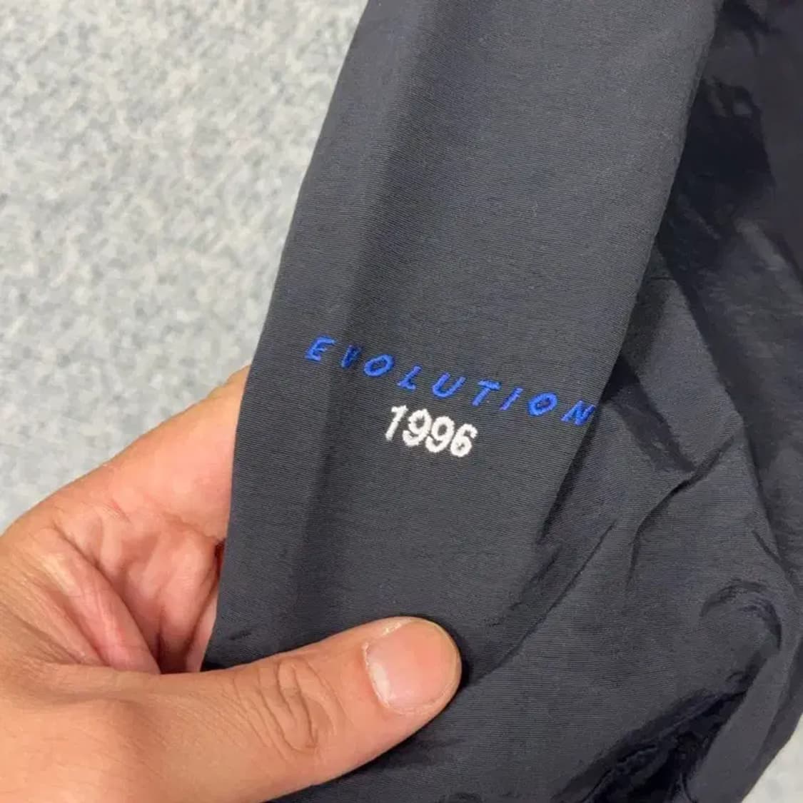 네파 블랙 로고 등산 기능성 바람막이 95 상품이미지4