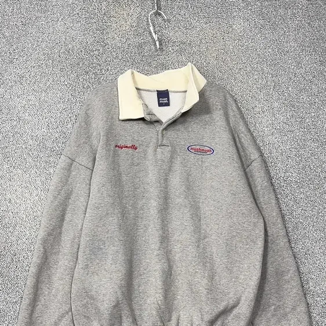 무아무아 라이트 그레이 버튼 스웻 맨투맨 F 상품이미지3