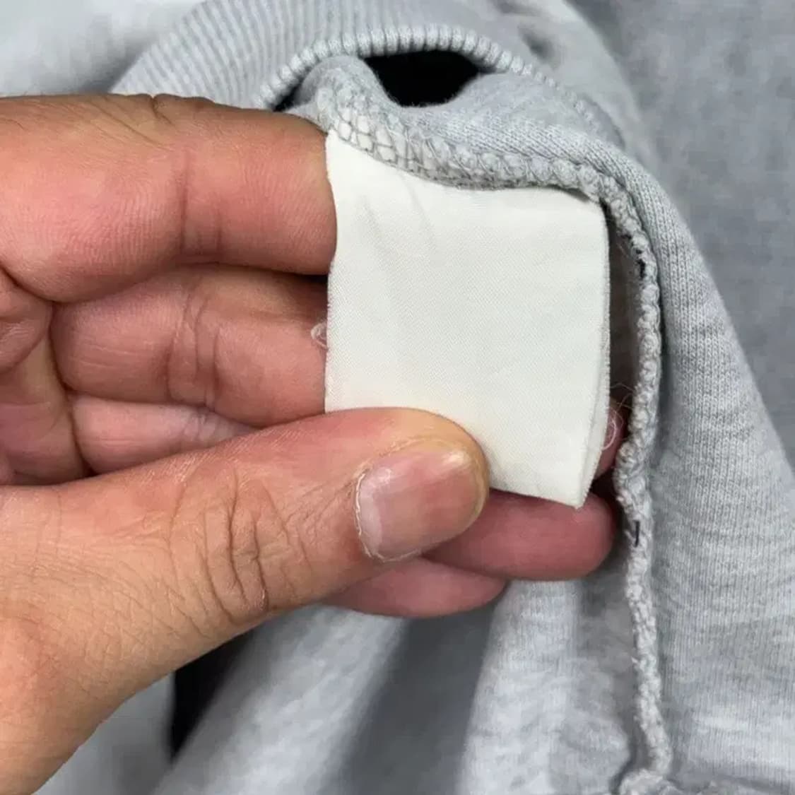 디아도라 프린팅 라이트 그레이 오버핏 후드티 100 상품이미지4