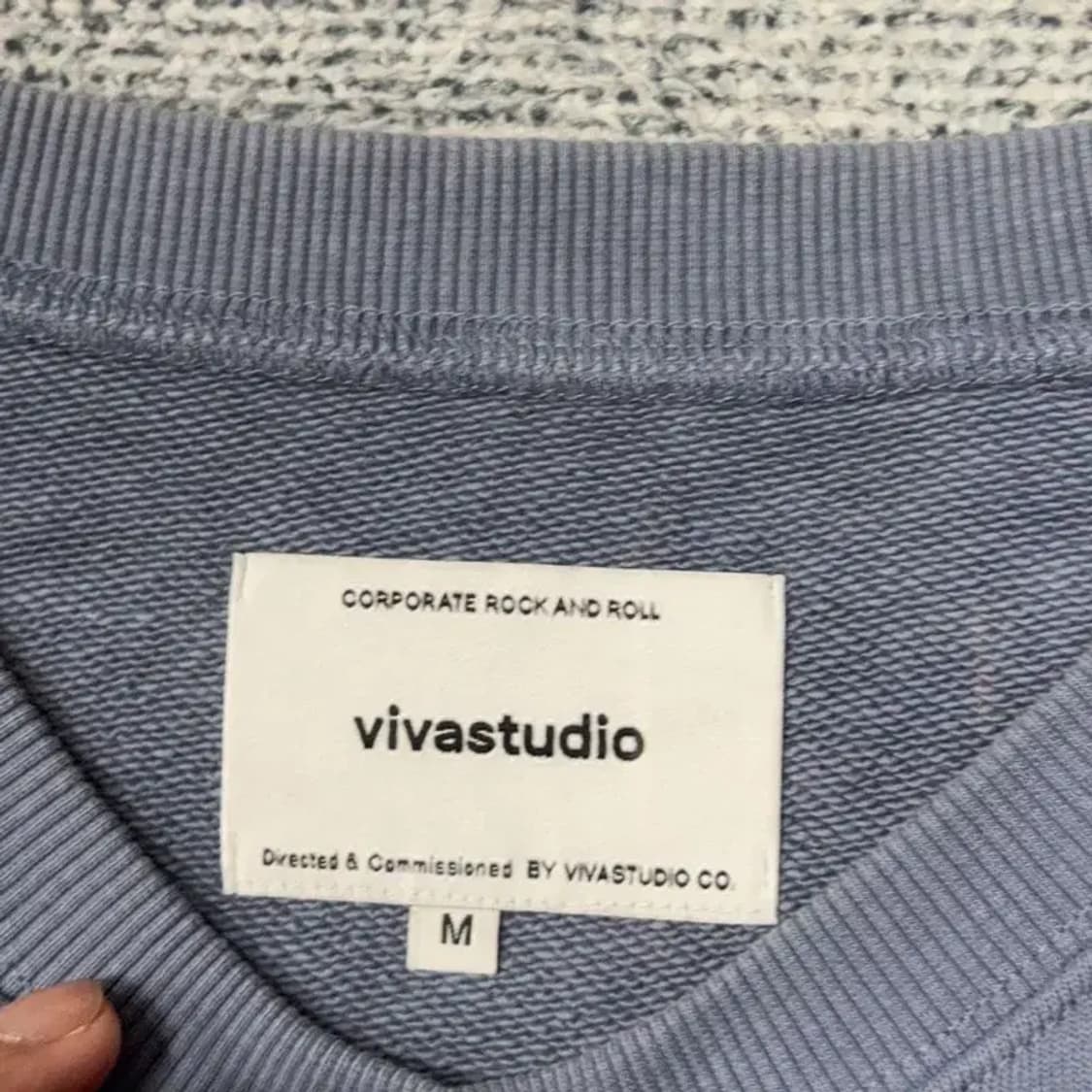 비바스튜디오 블루 캐주얼 로고 스웻셔츠 맨투맨 M 상품이미지3