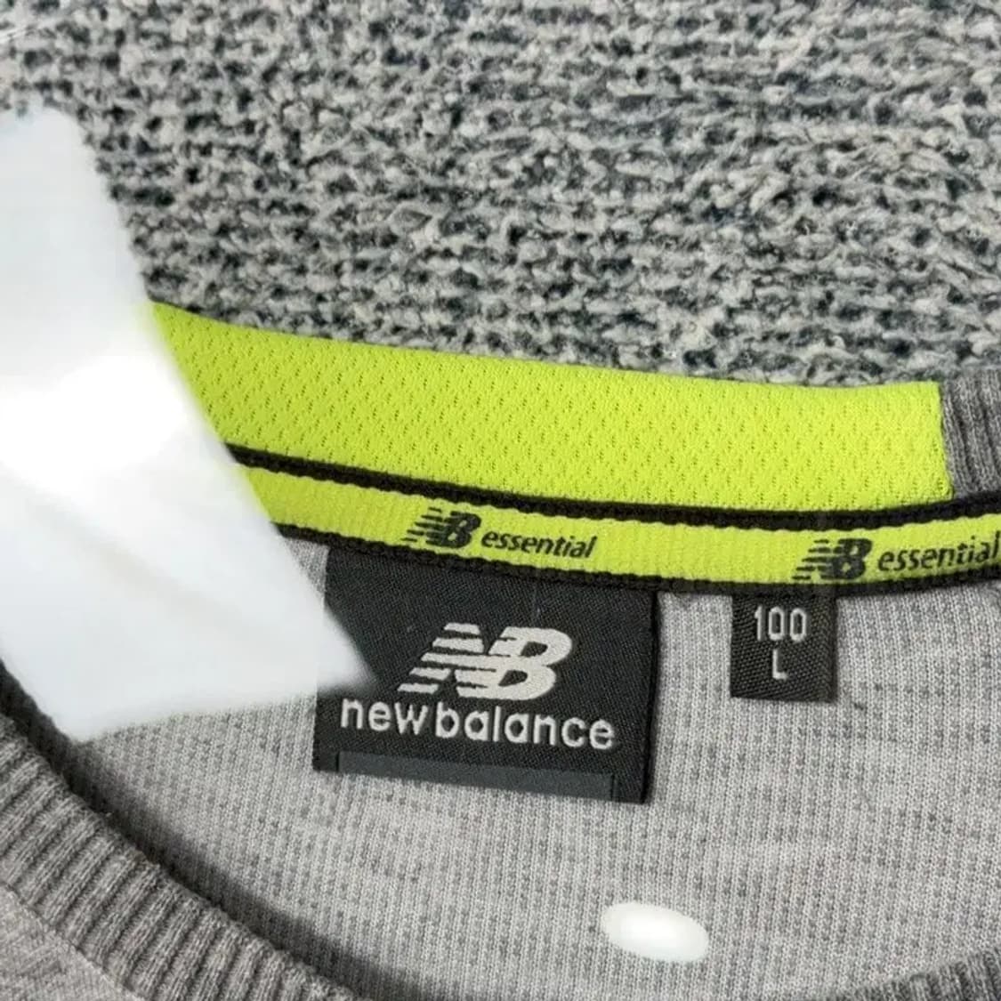 뉴발란스 프린팅 라이트 그레이 맨투맨 L 상품이미지3