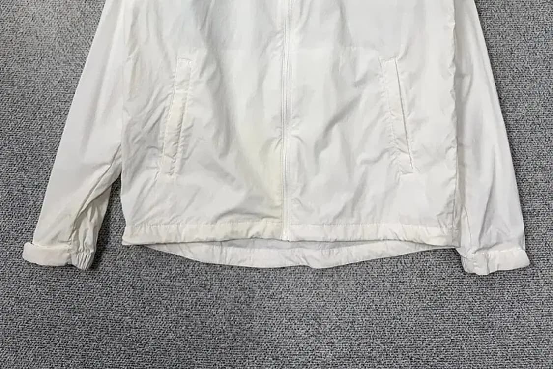 푸마 화이트 로고 바람막이 L 상품이미지4