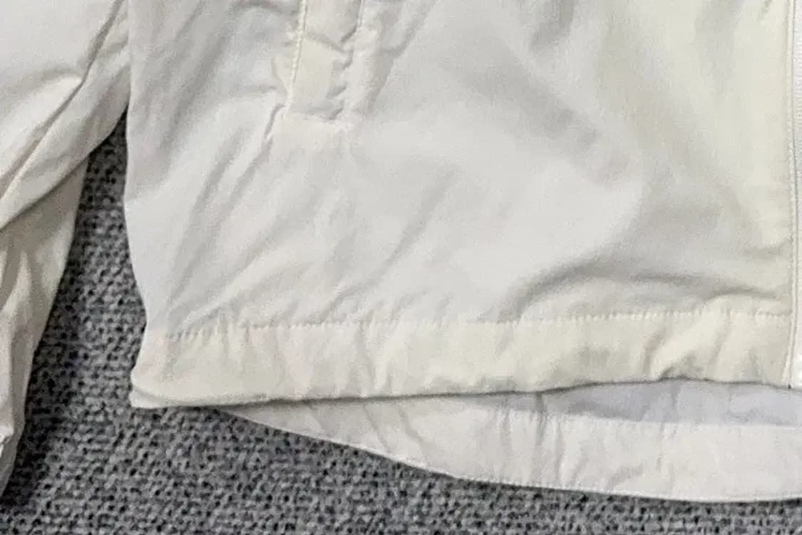 푸마 화이트 로고 바람막이 L 상품이미지5