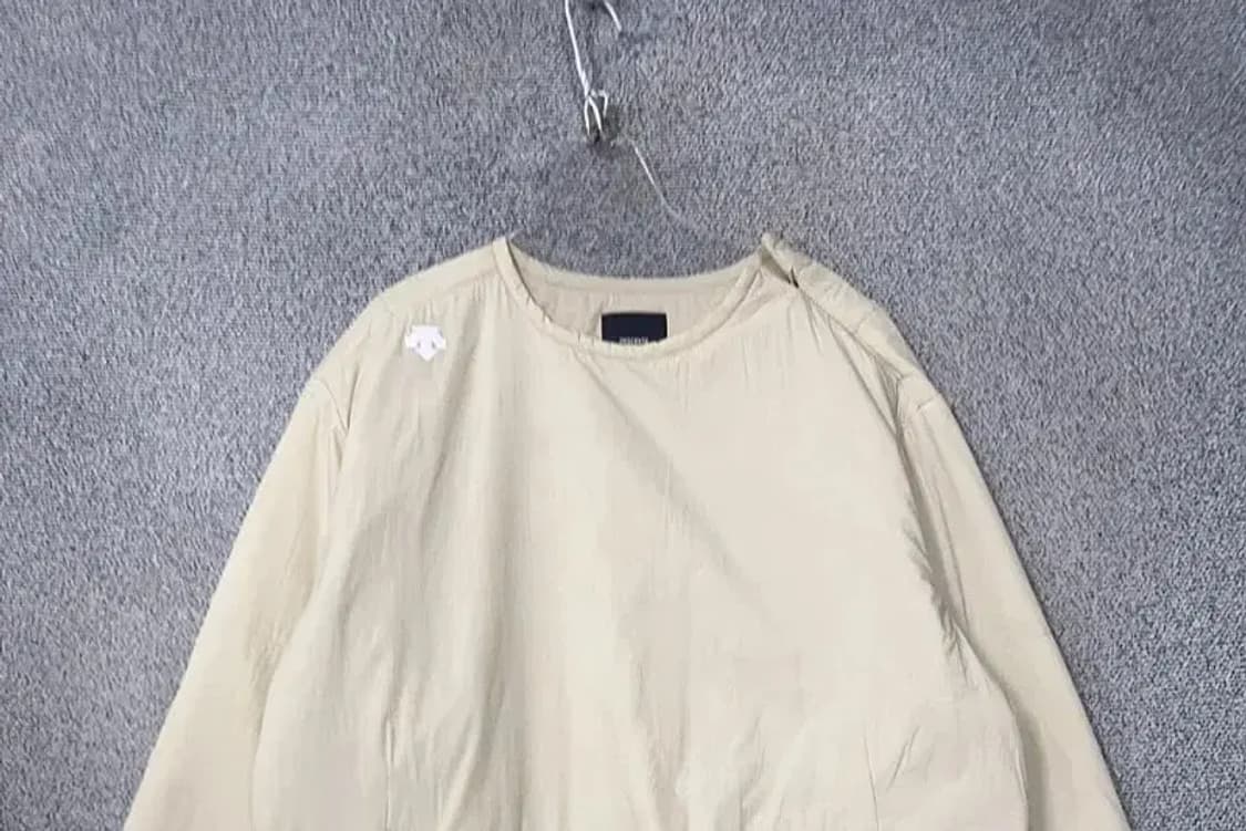 데상트 크림 경량 패딩 점퍼 L 상품이미지3