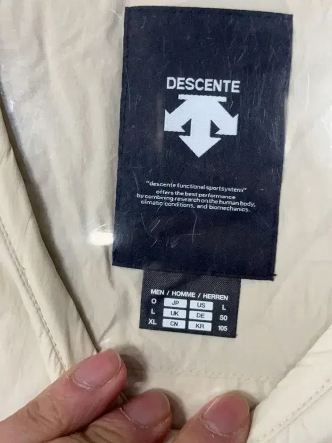 데상트 크림 경량 패딩 점퍼 L 상품이미지7