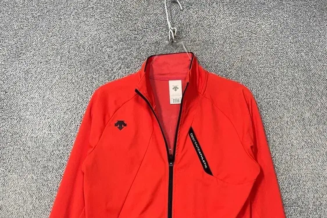 데상트 레드 로고 기능성 바람막이 M 상품이미지3