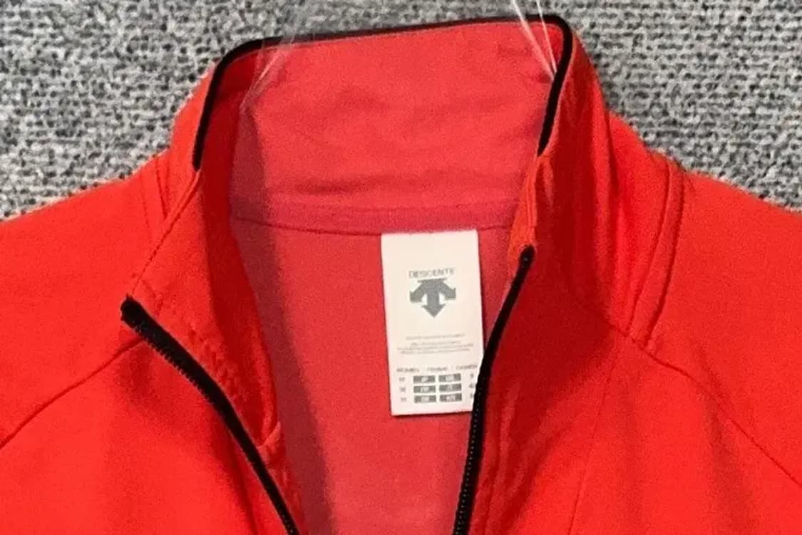 데상트 레드 로고 기능성 바람막이 M 상품이미지5