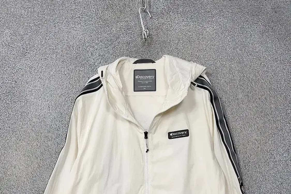 디스커버리 크림 로고 기능성 후드 바람막이 105 상품이미지3