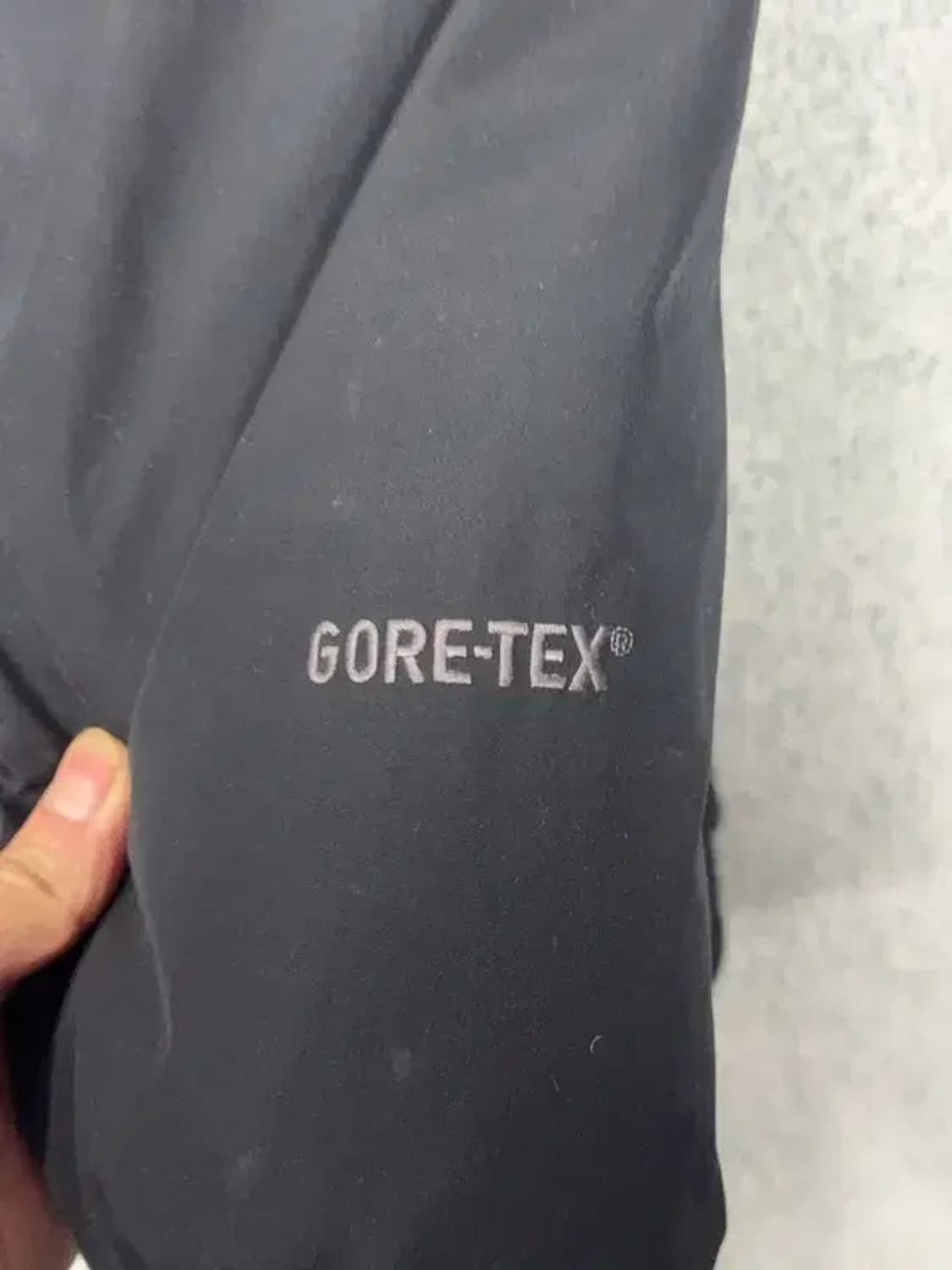 블랙야크 블랙 고어텍스 다운 패딩 105 상품이미지7