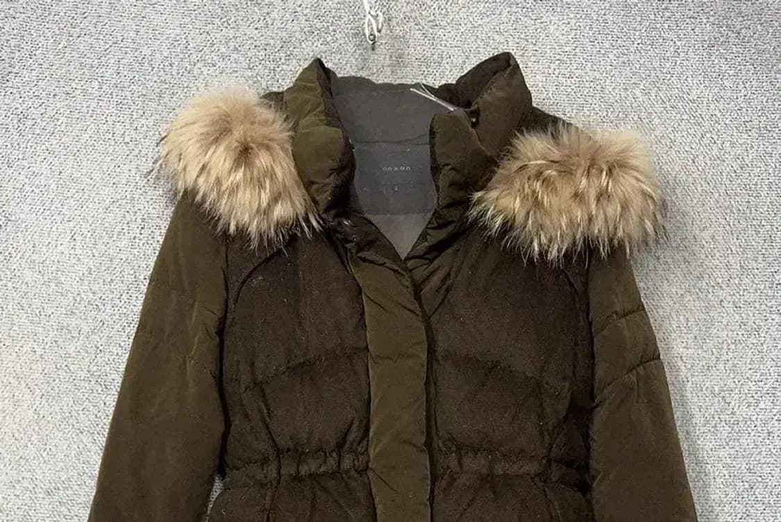 온앤온 브라운 허리 밴딩 덕다운 후드 퍼 롱 패딩 1 상품이미지3