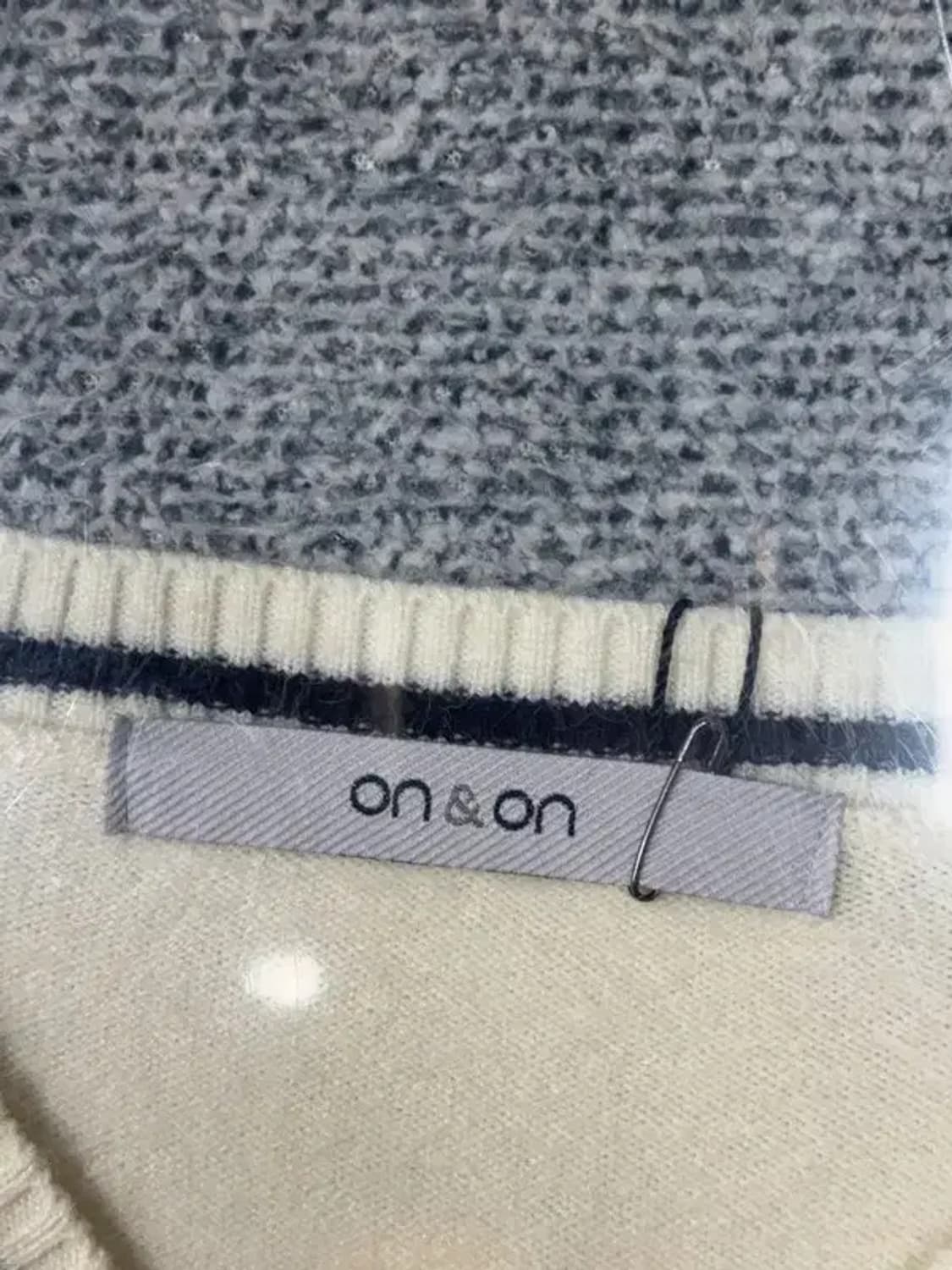 [새상품]온앤온 크림 니트 00 상품이미지6