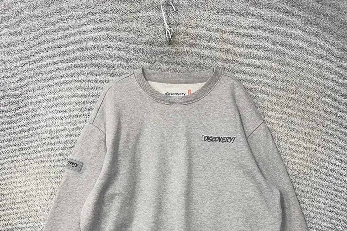 디스커버리 라이트 그레이 맨투맨 100 상품이미지3