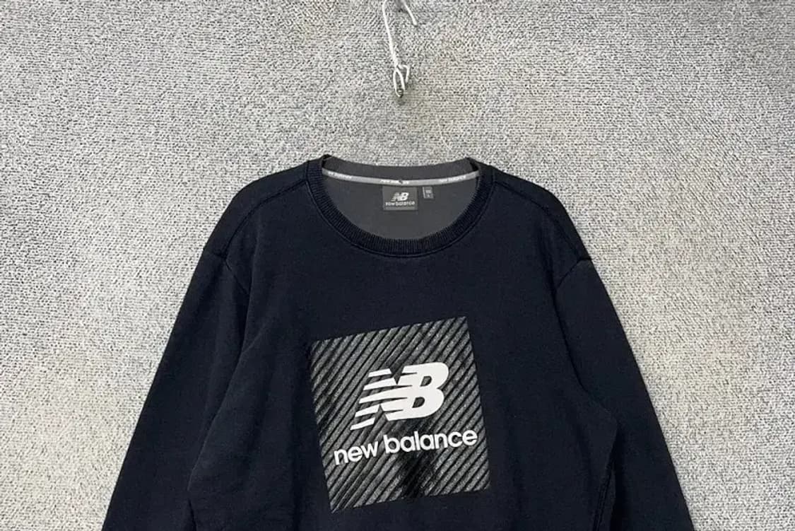 뉴발란스 프린팅 네이비 맨투맨 L 상품이미지3