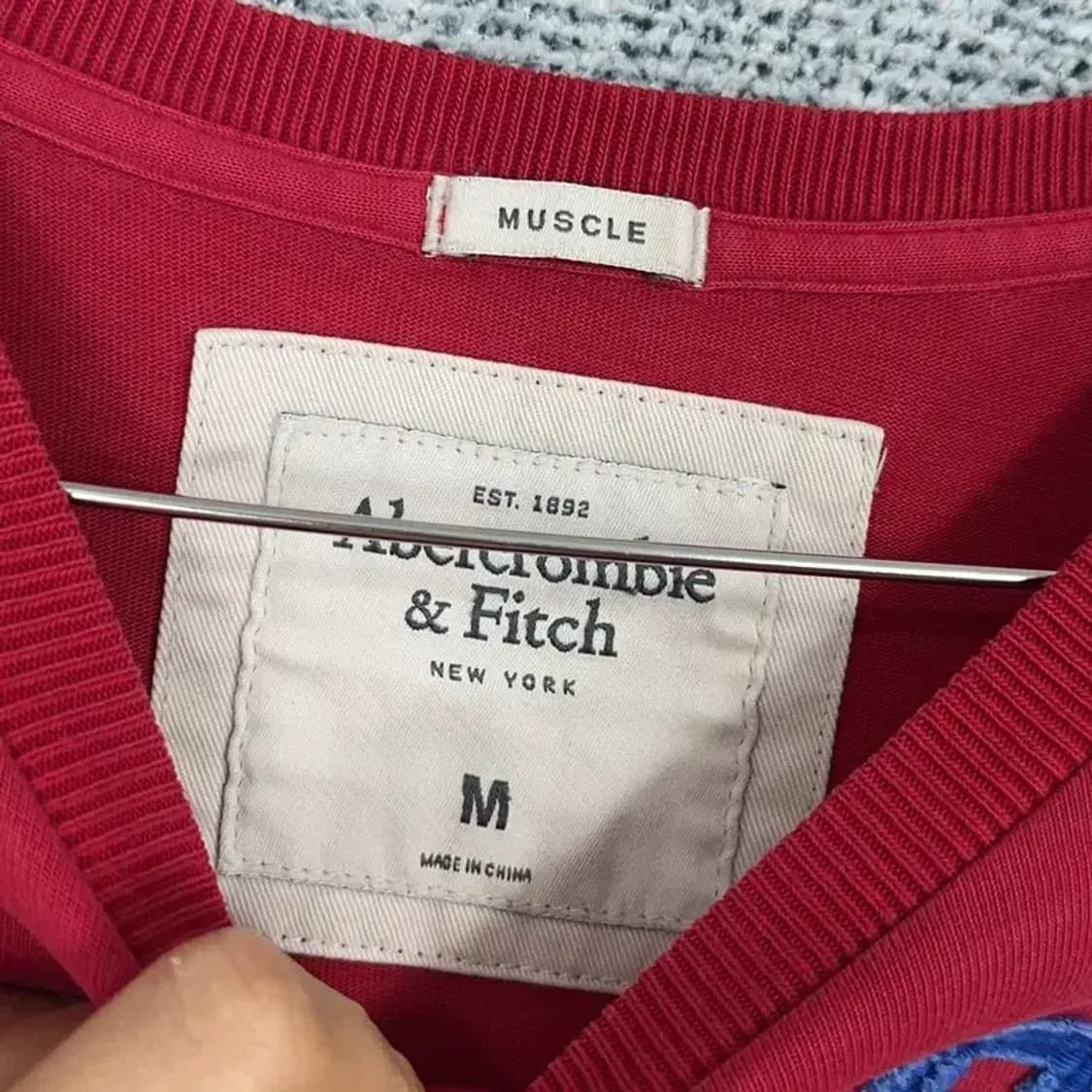 아베크롬비 레드 로고 슬리브 긴팔티 M 상품이미지3