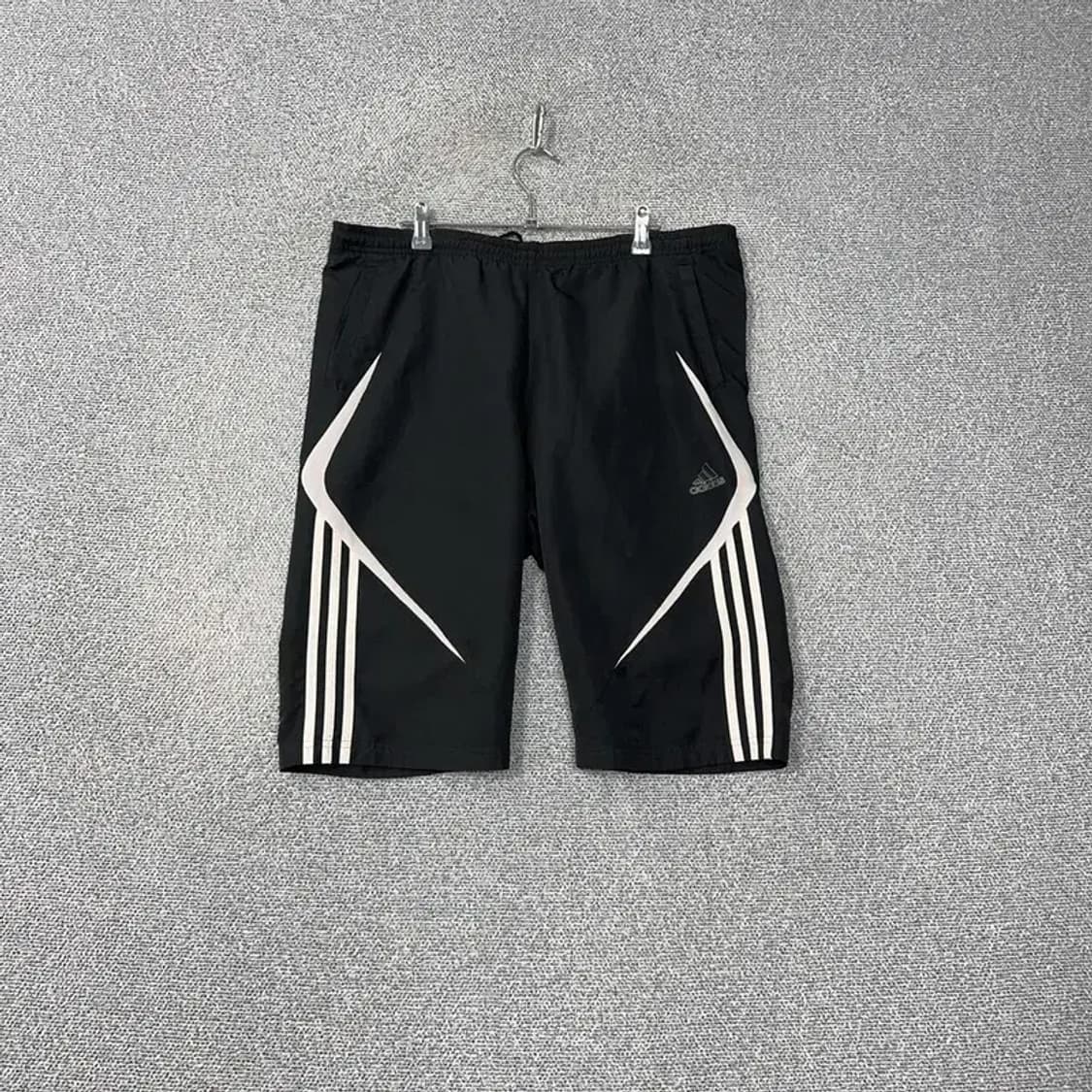 아디다스 로고 기능성 반바지 M 상품이미지1